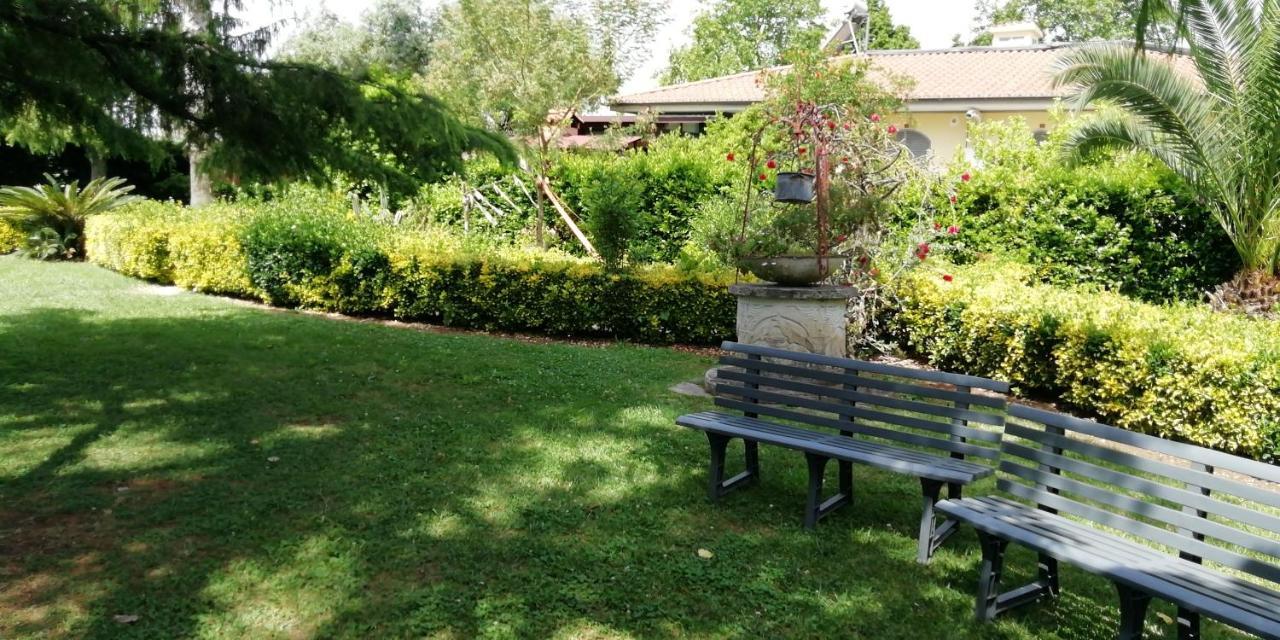 Casadolcecasalatina Bed & Breakfast Exterior photo
